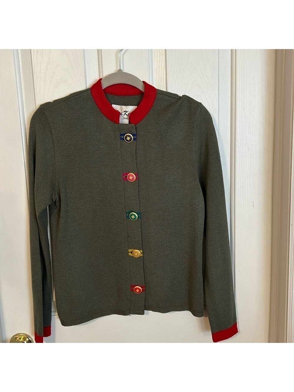 Ami Knits sweater long sleeves, size 6 (?). Vintage, Good condition, fun buttons
